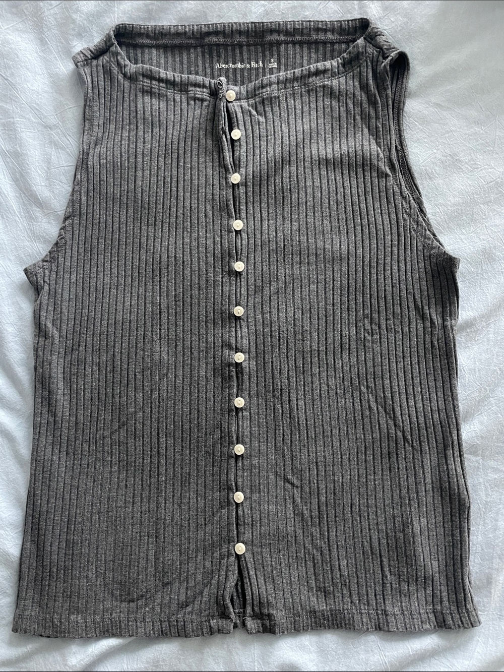Abercrombie & Fitch Gray Ribbed Button-Front Sleeveless Tank